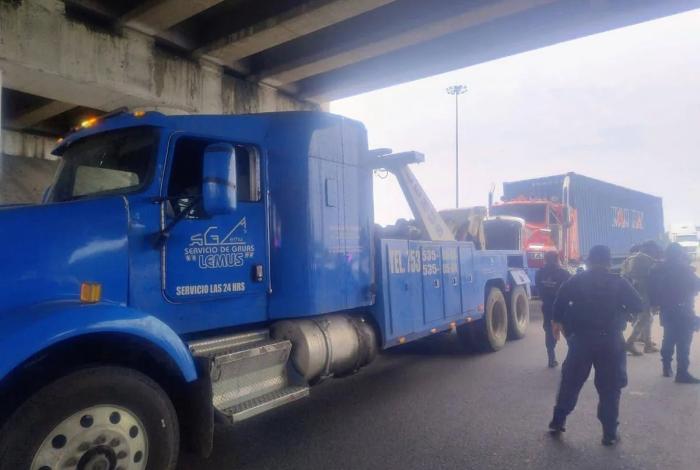 Elementos de seguridad detuvieron a conductor bajo efectos de drogas en Lázaro Cárdenas