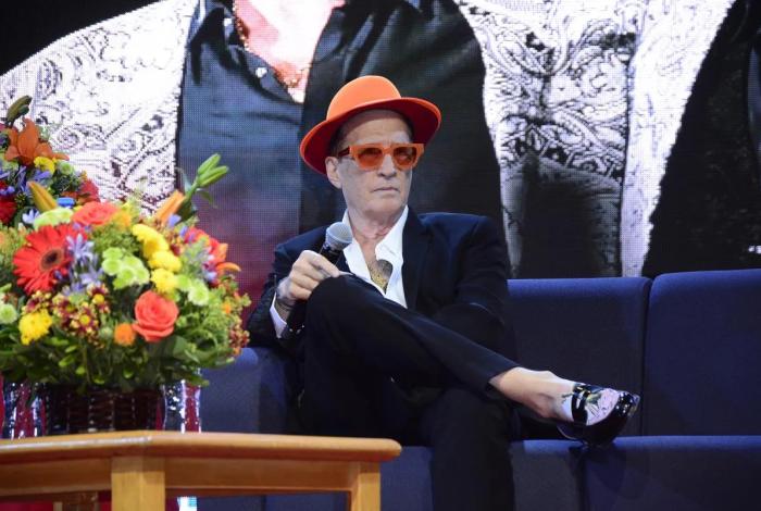 Emmanuel comparte sobre recuperación de su esposa Mercedes