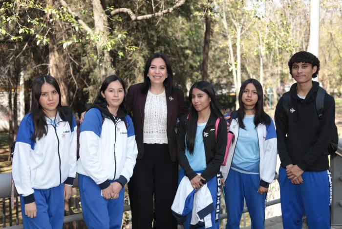  En 2025, más de 159 mil personas salieron del rezago educativo en Michoacán: Iemsysem