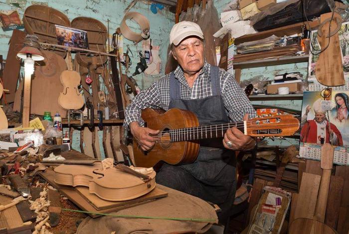 En 2026 arrancan estudios de Laudería en la UMSNH: alcalde de Paracho