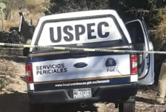 En Apatzingán, localizan el cadáver de un hombre en avanzado estado de descomposición