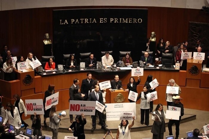  En caótica sesión, Senado aprueba reforma de supremacía constitucional