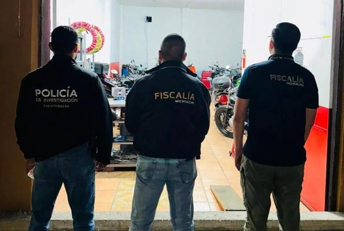 En cateo realizado en Morelia, aseguran motocicleta con reporte de robo y otra con alteraciones