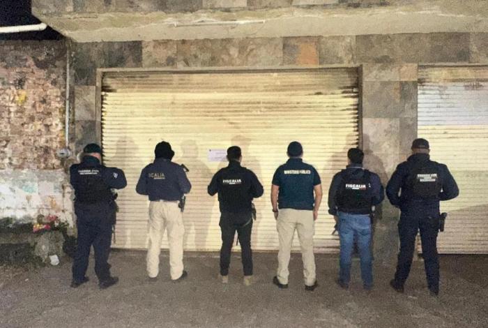 En cateo realizado en Quiroga, asegura FGE dos vehículos con reporte de robo