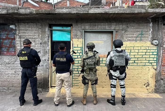En cateos FGE detiene a seis personas y asegura 2 mil dosis de droga en Morelia