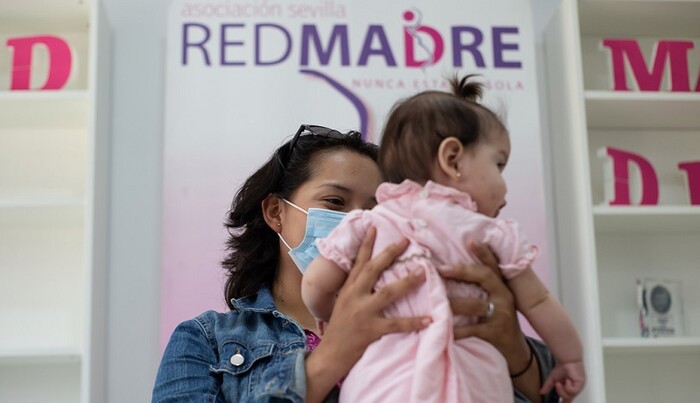 En España se invierte 12 veces más en aborto que en ayuda a la maternidad