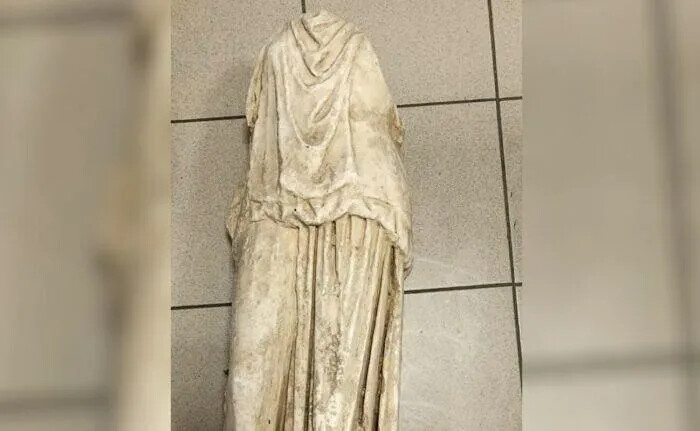 En Grecia, hallan estatua de dos mil años en bolsa de basura