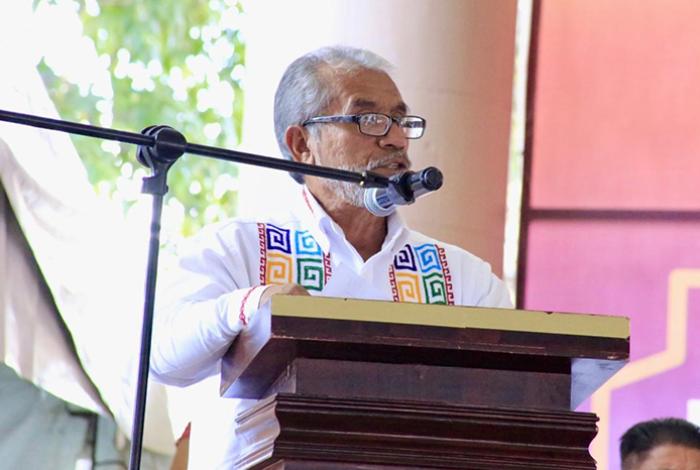 En la Feria de la Guitarra, edil de Paracho agradece a la Secretaría de Educación estatal