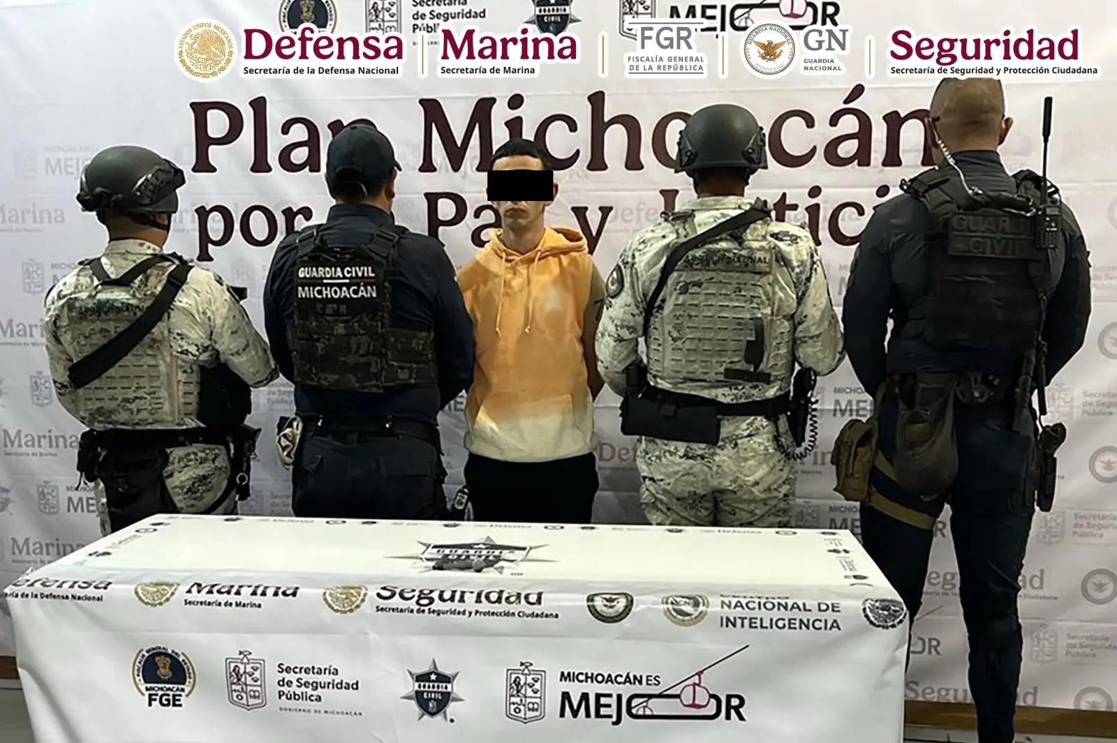 EN MICHOACÁN, AUTORIDADES FEDERALES Y ESTATALES DETIENEN A DOS PERSONAS Y ASEGURAN MÁS DE UN CENTENAR DE CARTUCHOS