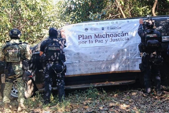 En Purépero, SSP y Defensa recuperan vehículo blindado con reporte de robo en Jalisco