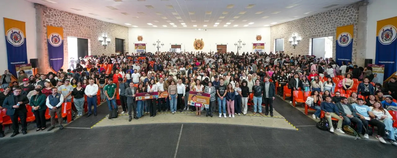 En reunión multitudinaria anuncian la Beca Gertrudis Bocanegra; Yarabí Ávila declara lista a la UMSNH para colaborar con la Federación