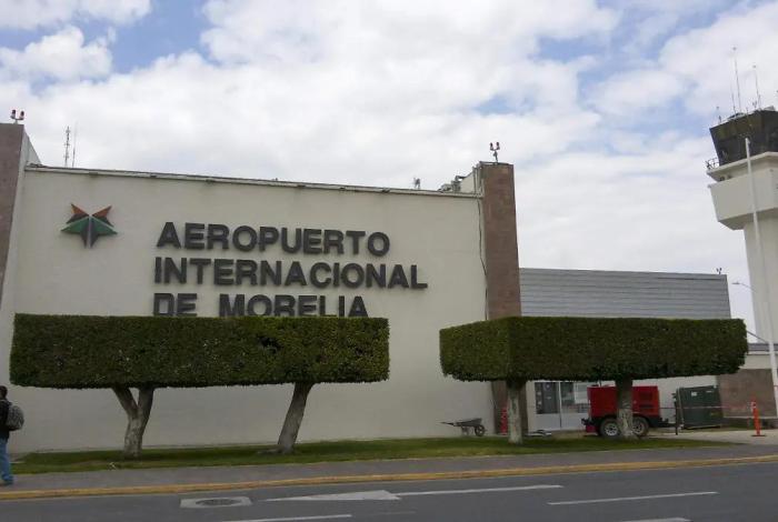 En suspenso, rutas a Ixtapa y Puerto Vallarta en el AIM