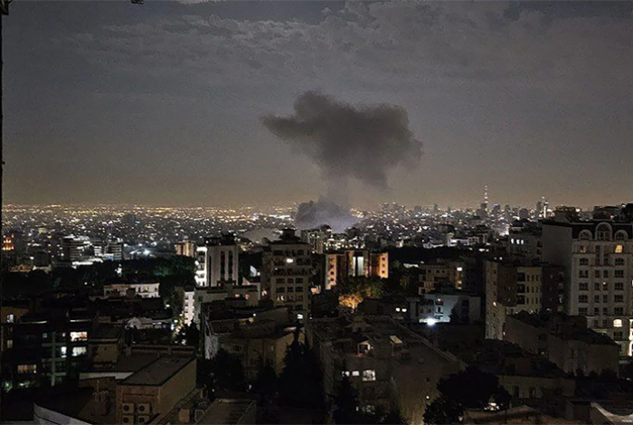 En Teherán, entre el miedo y la resiliencia bajo los bombardeos israelíes