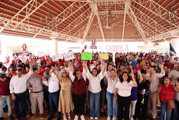 En Tierra Caliente, Fabiola Alanís activa comités en respaldo a la presidenta Claudia Sheinbaum