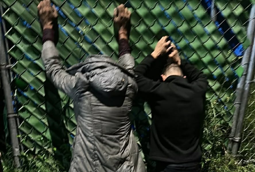 En Uruapan, vecinos someten a dos presuntos ladrones en el Barrio Mágico de San Pedro