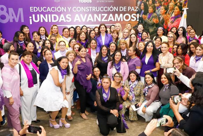 Encabeza Gabriela Molina encuentro de mujeres por la educación y la paz