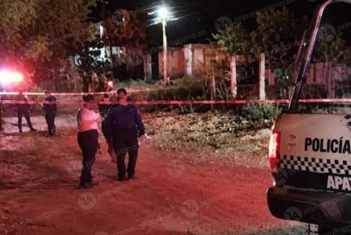 Encuentran cu3rpo a la orilla de la carretera, en Apatzingán