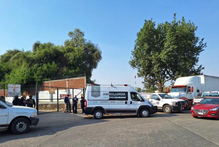 Encuentran cu3rpo de un hombre ejecutado y con huellas de violencia, en Uruapan