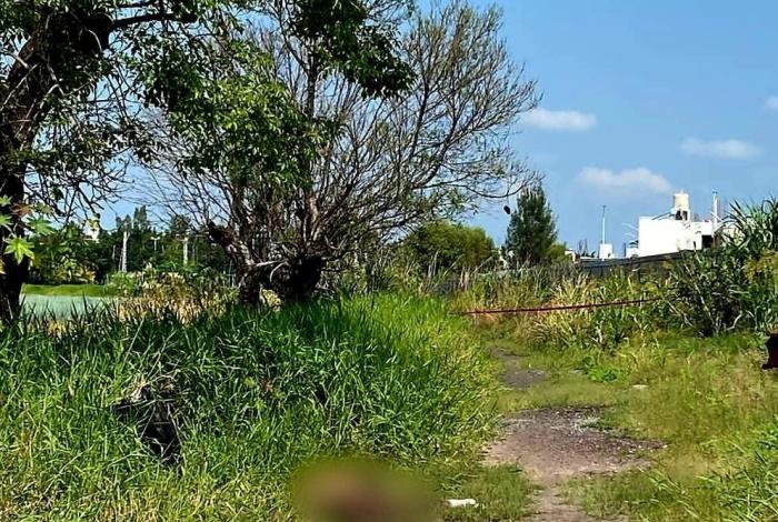 Encuentran cuerp0 cerca de las canchas del Fraccionamiento Acanto II, en Zamora