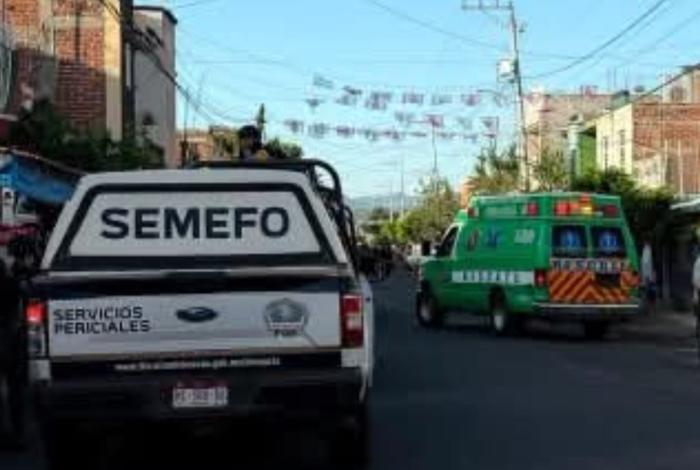 Encuentran cuerp0 tirado en Zamora; lo as3s1nar0n a tir0s