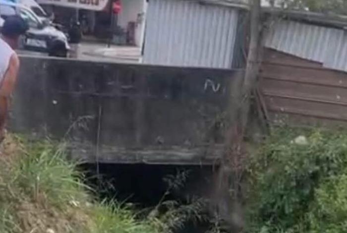 Encuentran cuerpo flotando en canal de agua, en Las Guacamayas