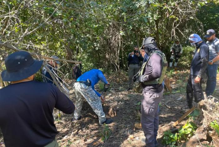 Encuentran fosa clandestina en El Coire; hay al menos tres osamentas