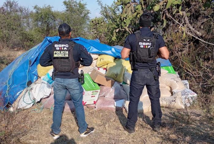 Encuentran merc4ncía de camión rob4do en Morelia