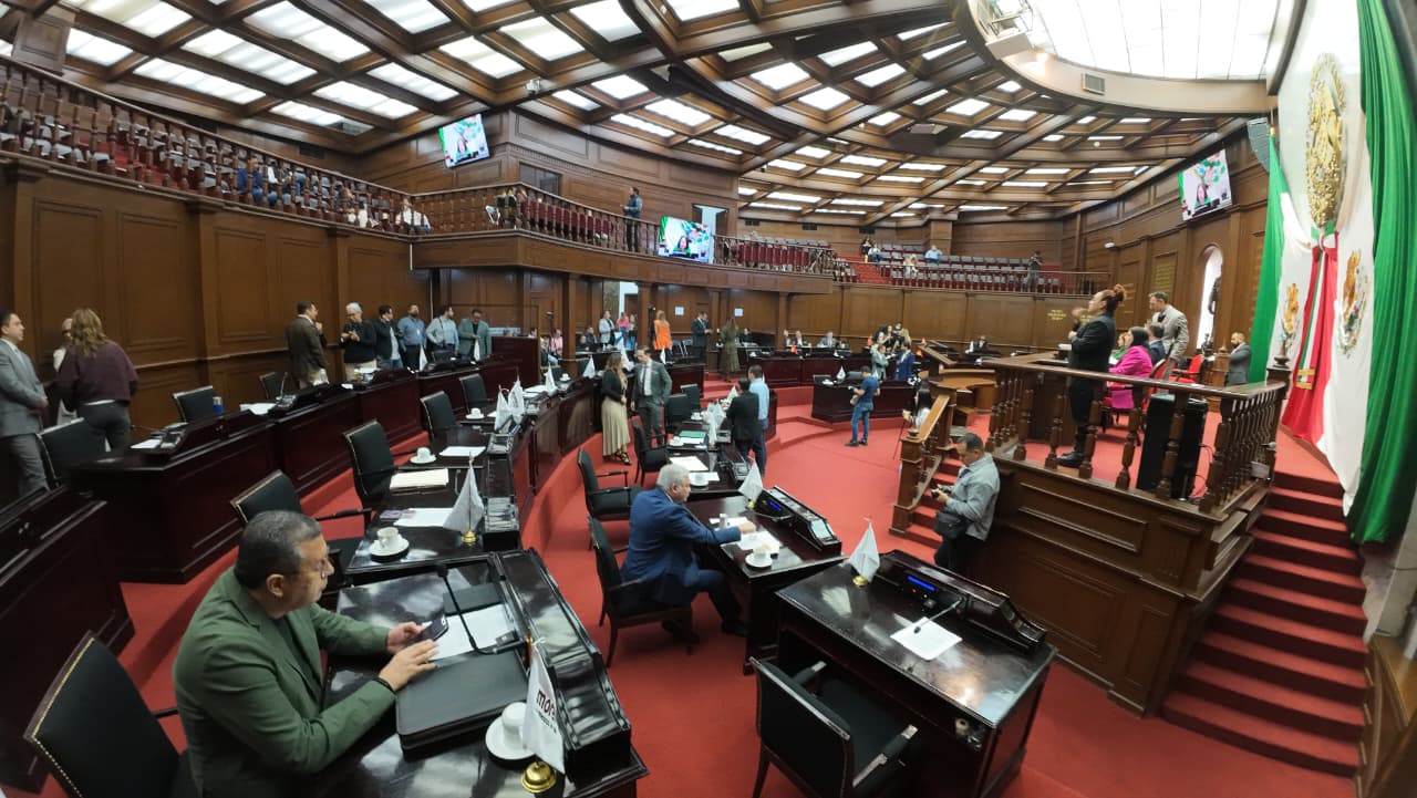 Enmedio de polémica, Congreso avala subsidios para teleféricos y Morebús