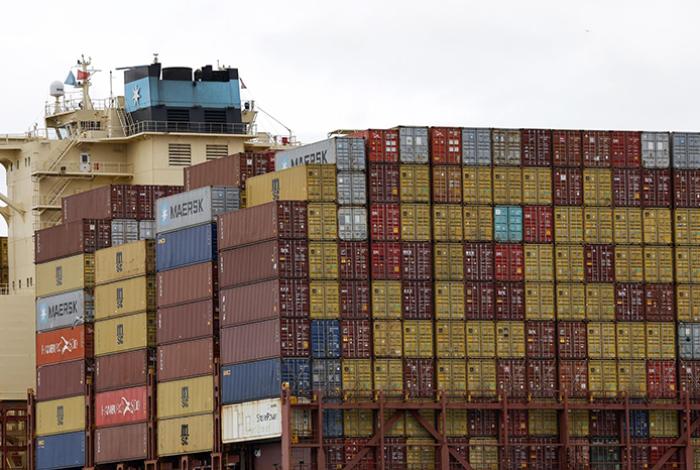 Entran de contrabando a México 30 millones de mercancías al año; acuerdan frenar fraude en aduanas