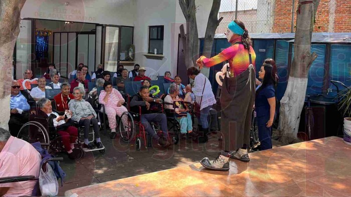  Entre amor y diversión, celebran a abuelitos en el Hogar del Cristo Abandonado