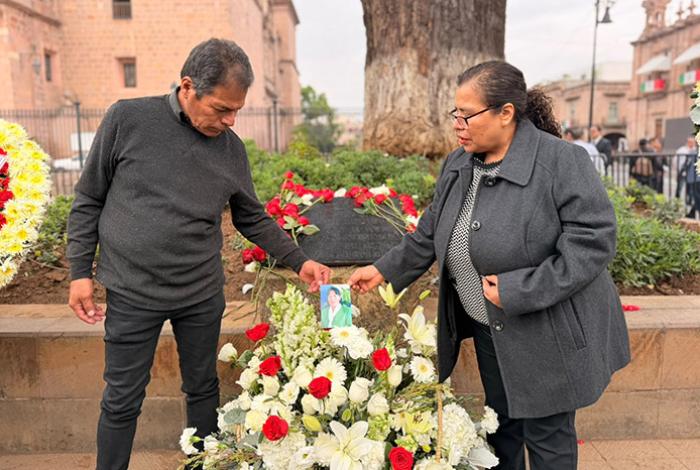Entre lágrimas y memoria, recuerdan en Morelia a víctimas del atentado de 2008