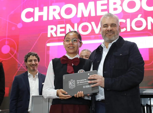  Entrega Bedolla 6 mil chromebooks a 80 mil alumnos