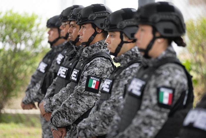 Entregan vehículos y equipo especializado al Sistema Penitenciario