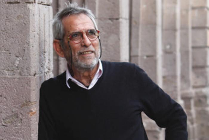 Entrevista | El narrador que desde Morelia lee y escribe desde los márgenes para iluminar lo universal