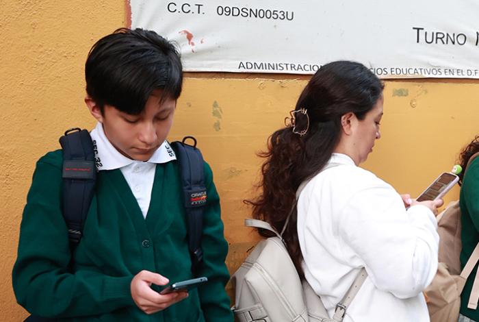 Es oficial: alumnos de primaria y secundaria ya podrán usar dispositivos móviles en horario escolar