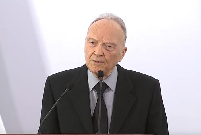 Es oficial: renuncia Gertz Manero a la FGR para ser embajador en Alemania