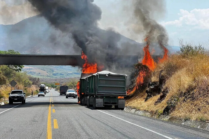  Esta carretera de Michoacán entre las más peligrosas de Mexico