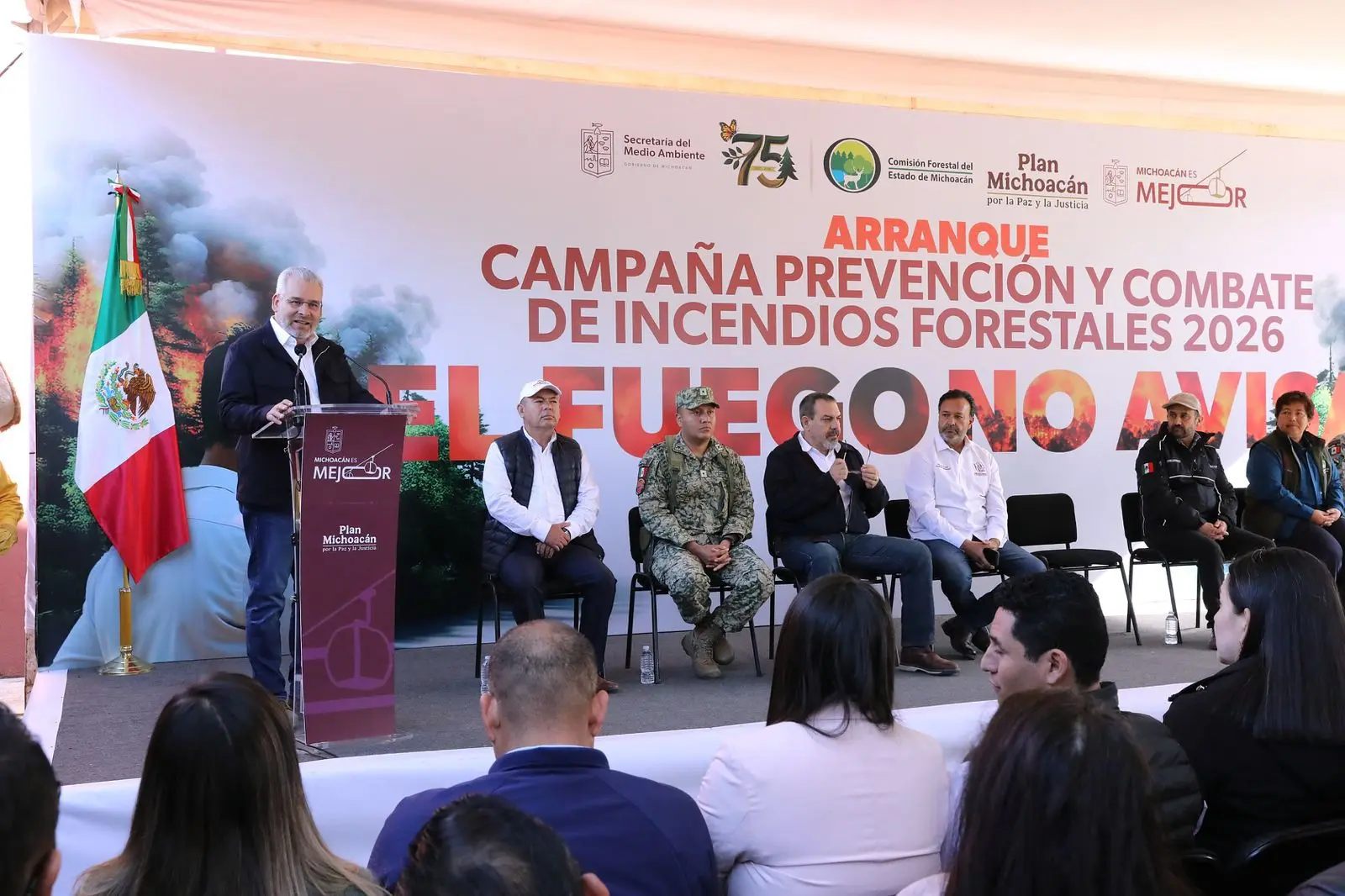 Este año, 102 brigadas combatirán incendios forestales respaldados con helicópteros: Bedolla