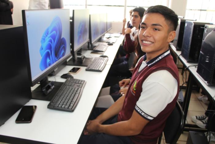 ¡Estudia Inteligencia Artificial en el Cecytem!