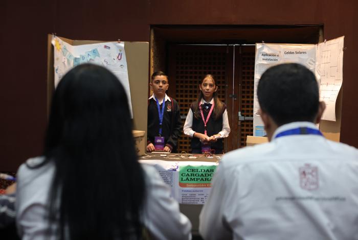 Estudiantes de primaria y secundaria presentan 41 proyectos científicos