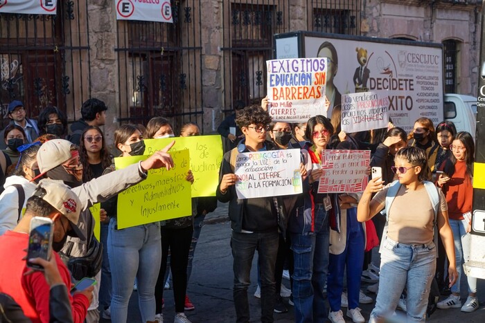 Estudiantes del CESCIJUC exigen mejoras en condiciones educativas