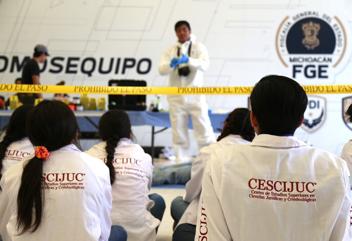 Estudiantes del CESCIJUC refuerzan sus conocimientos tras realizar visita a la Fiscalía General de Michoacán