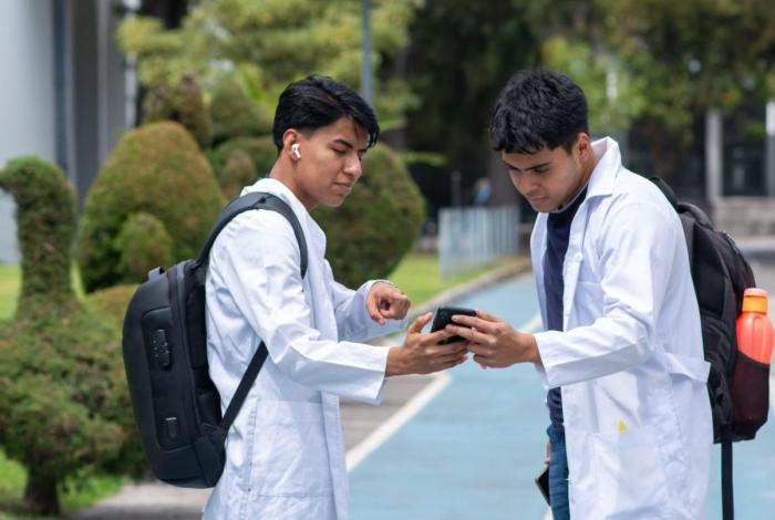 Estudiantes nicolaitas pueden realizar trámites en línea en periodo vacacional