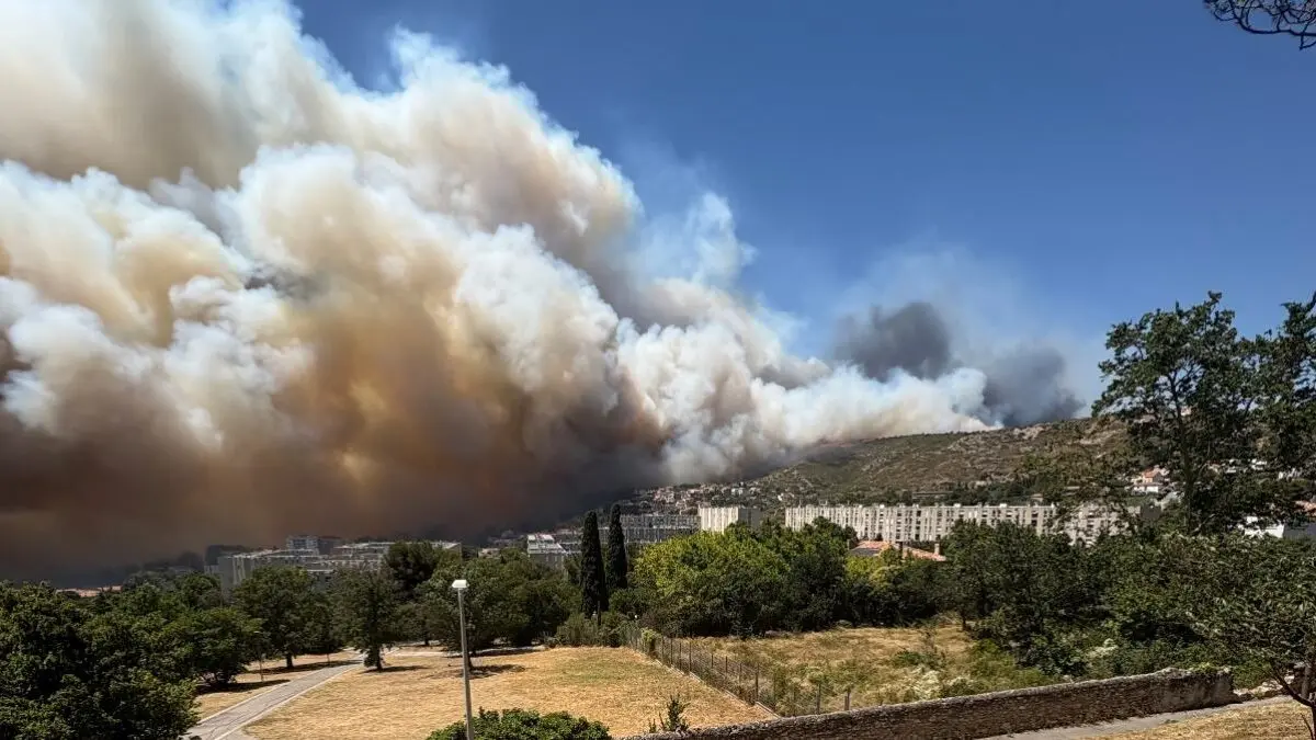 Evacuan aeropuerto de Marsella por incendios