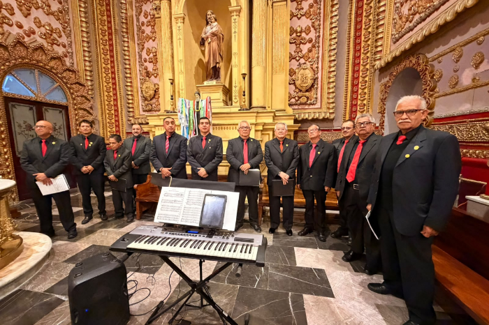 Ex Niños Cantores de Morelia cantan en boda religiosa