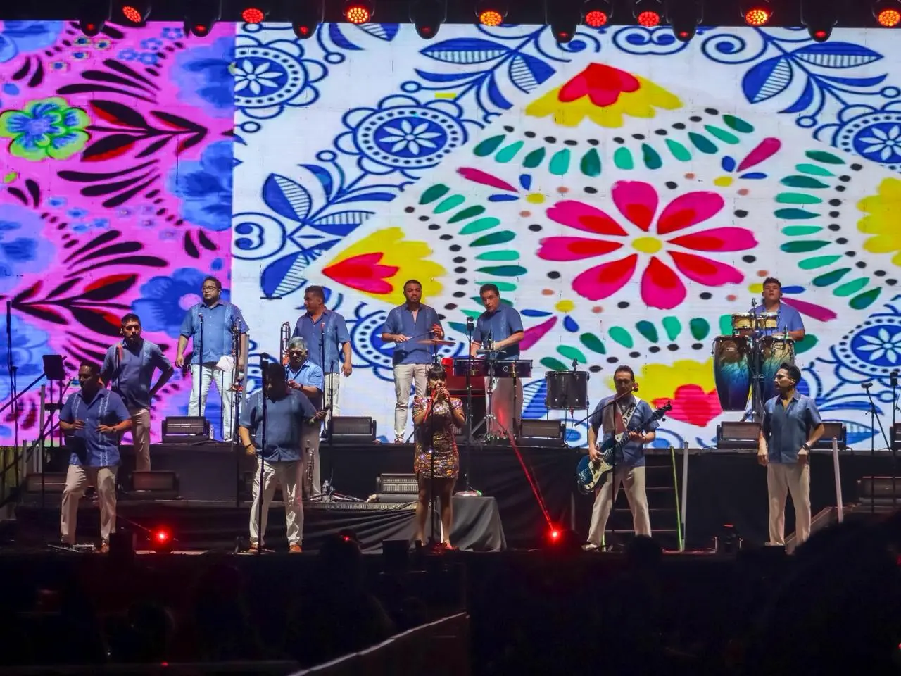 Exitosa Presentación de Los Ángeles Azules en Expo Fiesta LZC 2026