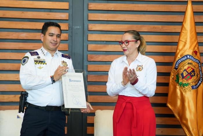 Explican estrategias de seguridad y procuración de justicia ante estudiantes de la UMSNH