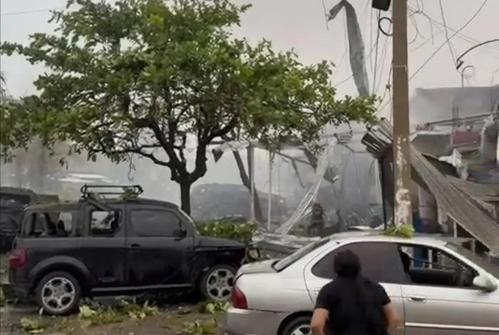 Explosión en Coahuayana alcanzó al Hospital Integral