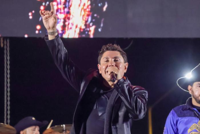 Expo Fiesta Lázaro Cárdenas Brilla con “Ernesto Solano y su Maguey”