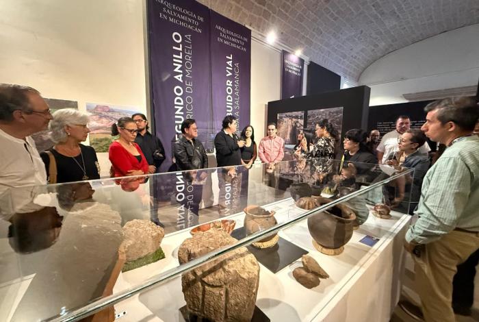 Exponen tesoros arqueológicos de Michoacán en el Clavijero
